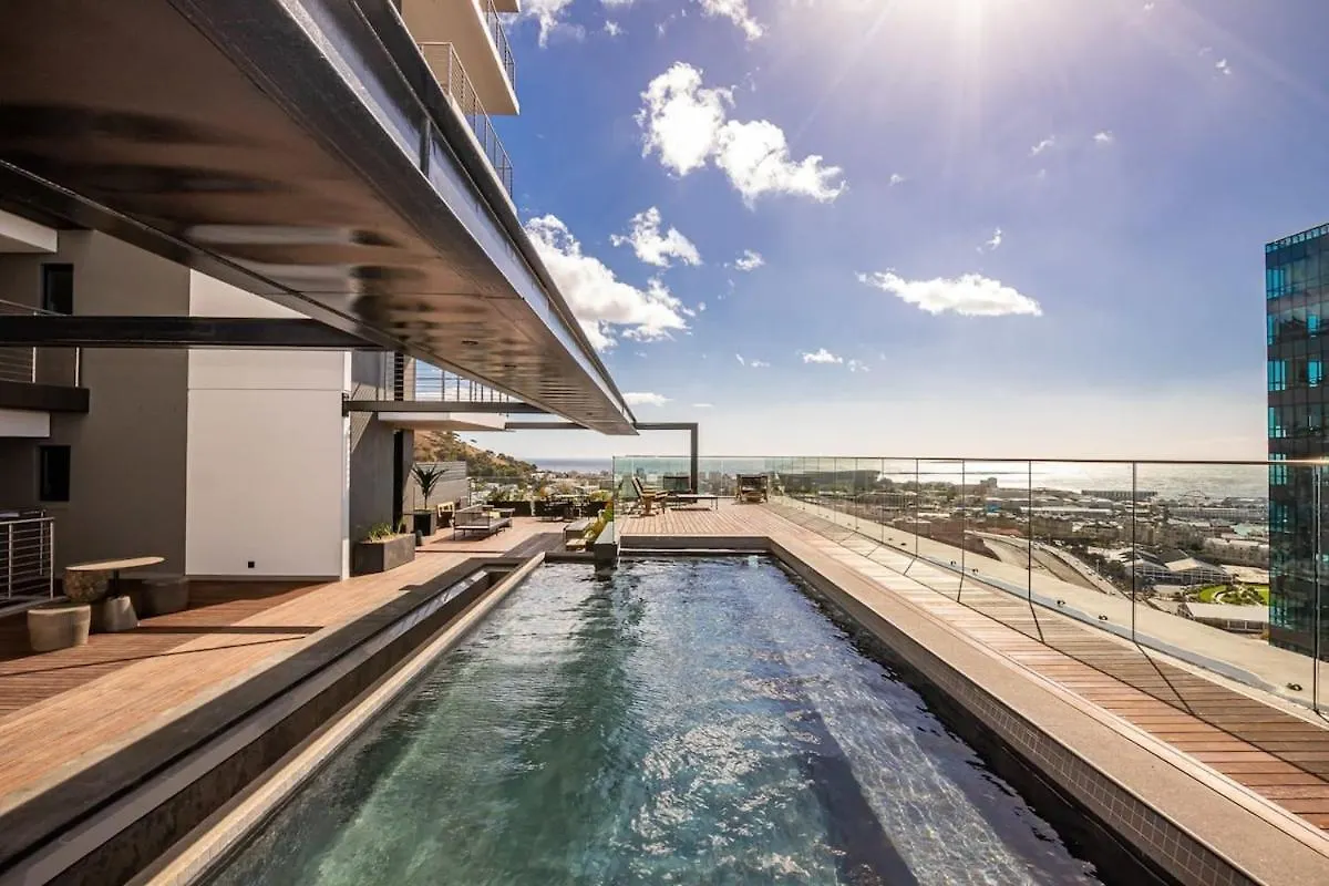 Outdoor Pool Apartment, Gym, Bar & Views Κέιπ Τάουν Διαμέρισμα